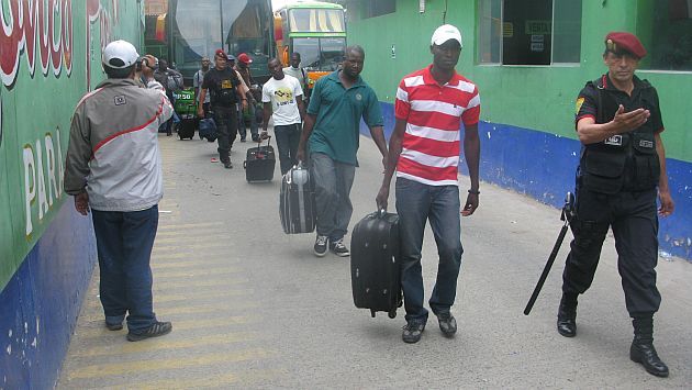 FOTOS DE HAITIANOS ILEGALES QUE FUERON INTERVENIDOS EN PIURA